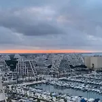 Апартаменты Le Panoramique A Pyramide Ла-Гранд-Мот