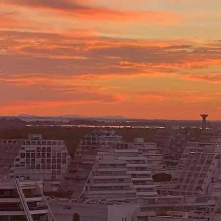 Le Panoramique A Pyramide Апартаменты *