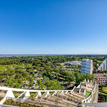 Le Panoramique A Pyramide *